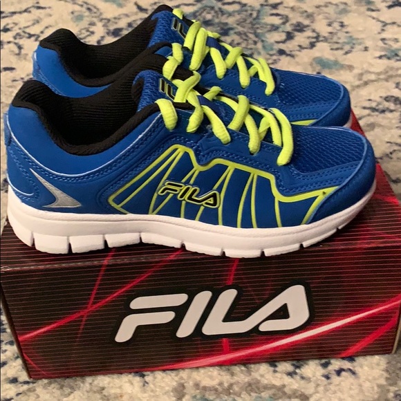 Fila Escaloght kids sizes available - Picture 4 of 11